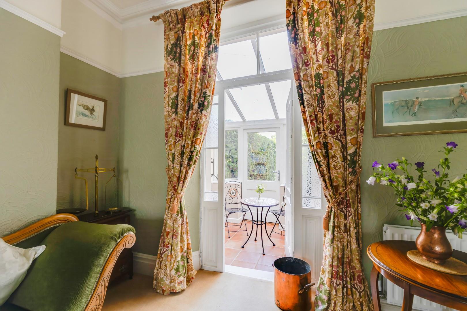 3 Church Avenue, Penarth, CF64 1AZ